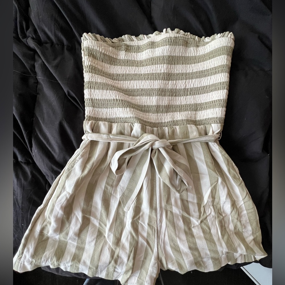 American Eagle Green and white stripped tube top romper with pockets